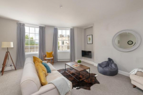 Georgian 2 Bed Apartment with 3 Bathrooms and Parking